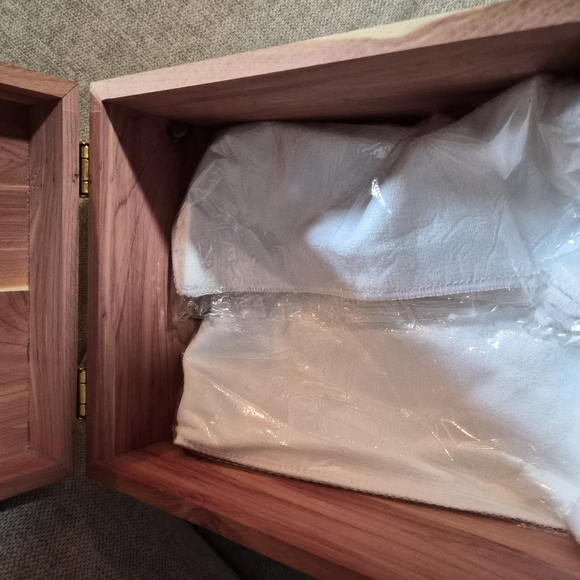 Grand Cedar Shoe Vallet - Picture 9 of 9